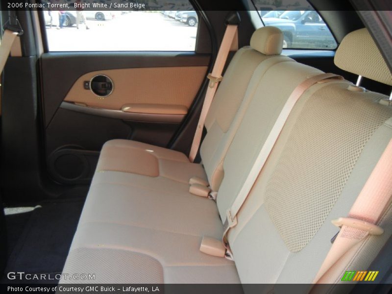 Bright White / Sand Beige 2006 Pontiac Torrent