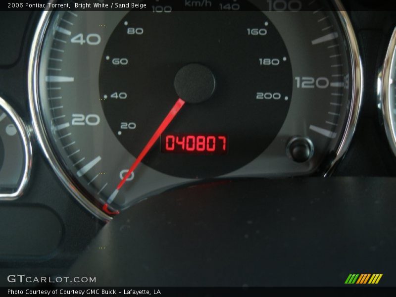 Bright White / Sand Beige 2006 Pontiac Torrent