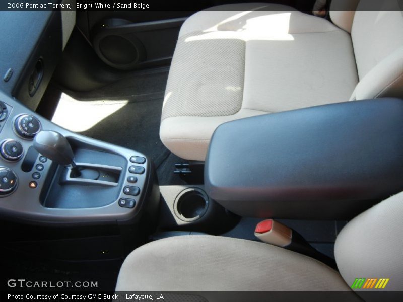 Bright White / Sand Beige 2006 Pontiac Torrent