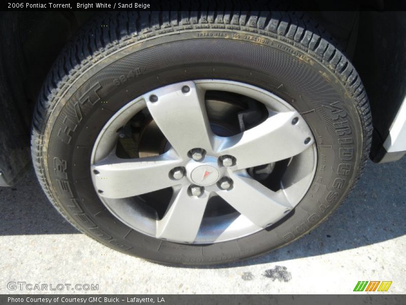 Bright White / Sand Beige 2006 Pontiac Torrent
