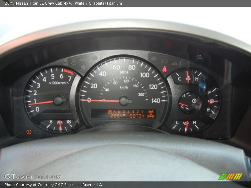 White / Graphite/Titanium 2005 Nissan Titan LE Crew Cab 4x4