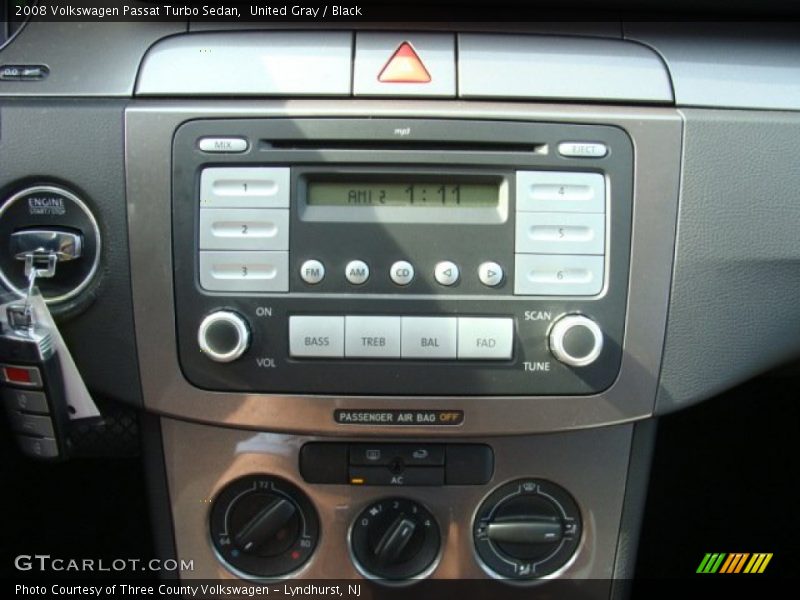 United Gray / Black 2008 Volkswagen Passat Turbo Sedan