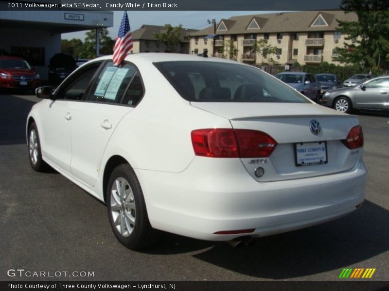 Candy White / Titan Black 2011 Volkswagen Jetta SE Sedan