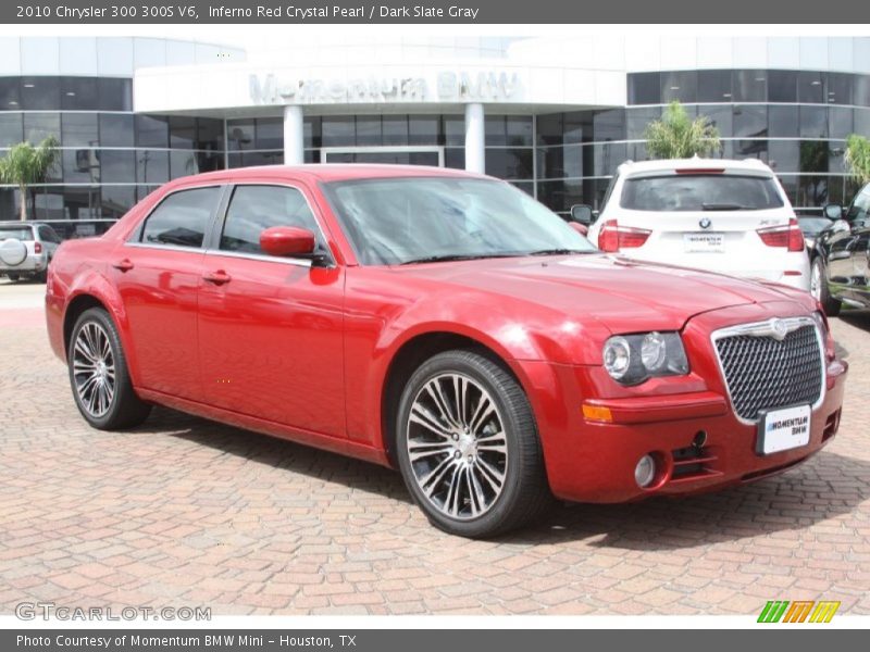 Front 3/4 View of 2010 300 300S V6