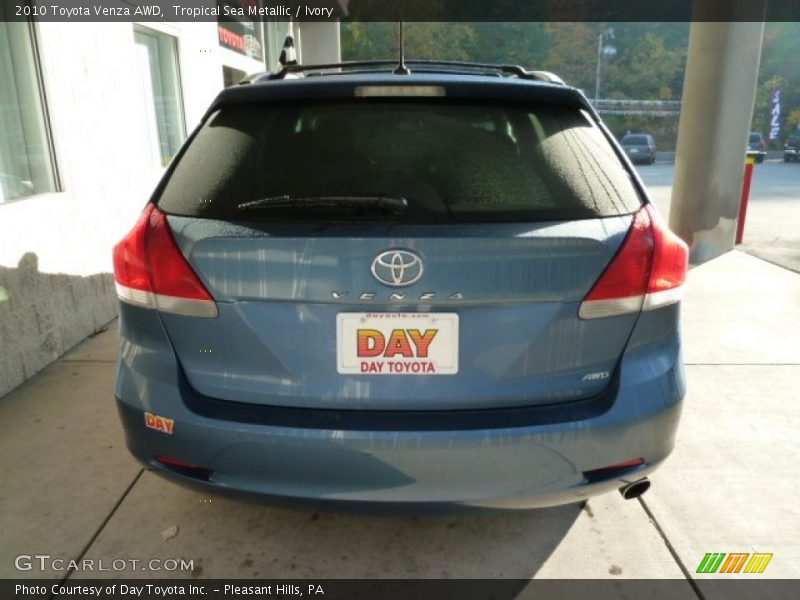 Tropical Sea Metallic / Ivory 2010 Toyota Venza AWD