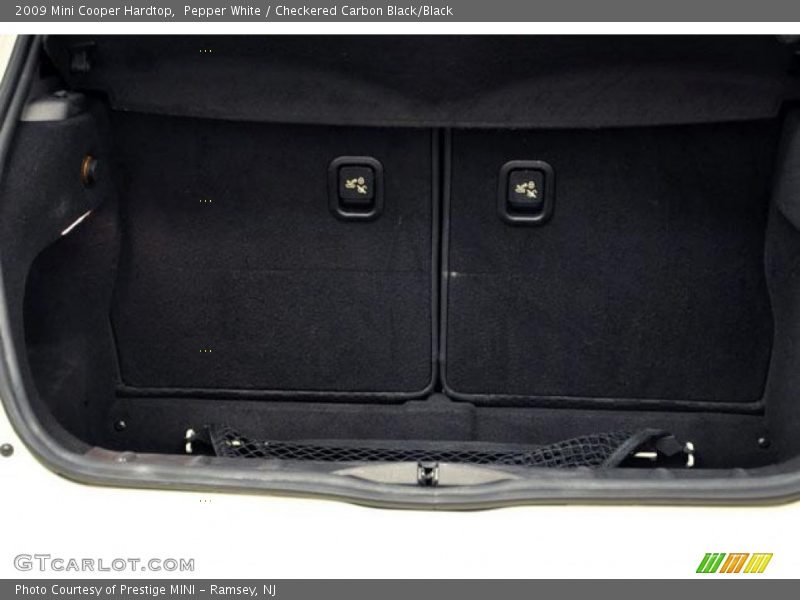 Pepper White / Checkered Carbon Black/Black 2009 Mini Cooper Hardtop