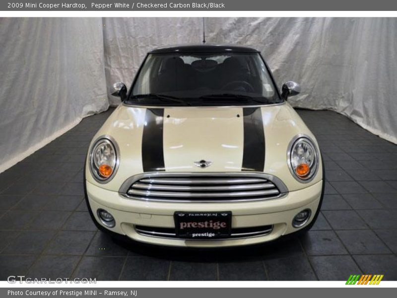 Pepper White / Checkered Carbon Black/Black 2009 Mini Cooper Hardtop