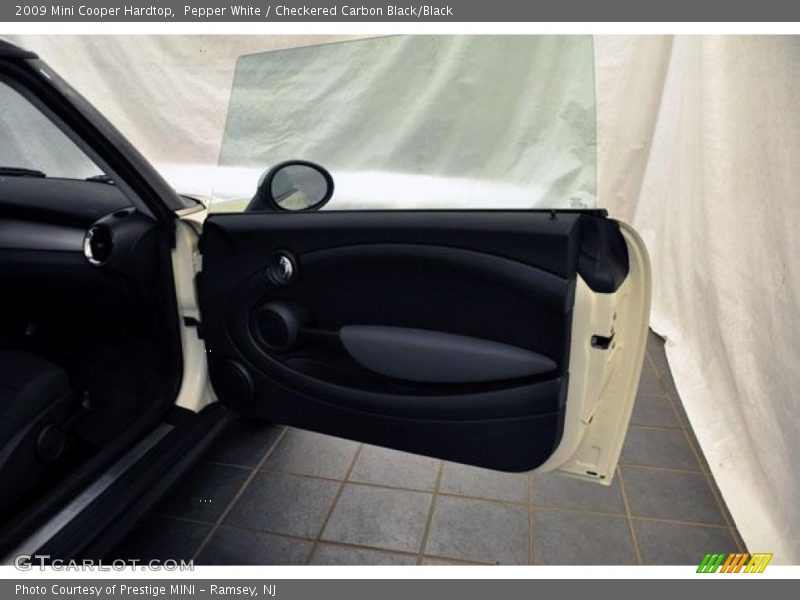 Pepper White / Checkered Carbon Black/Black 2009 Mini Cooper Hardtop