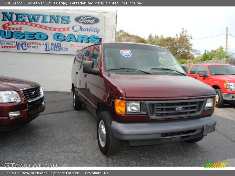 Toreador Red Metallic / Medium Flint Grey 2006 Ford E Series Van E250 Cargo