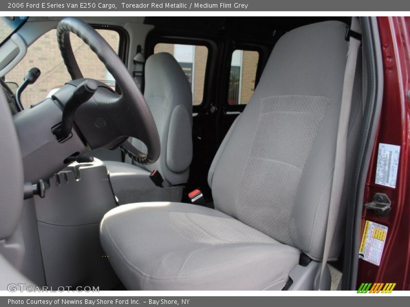 Toreador Red Metallic / Medium Flint Grey 2006 Ford E Series Van E250 Cargo