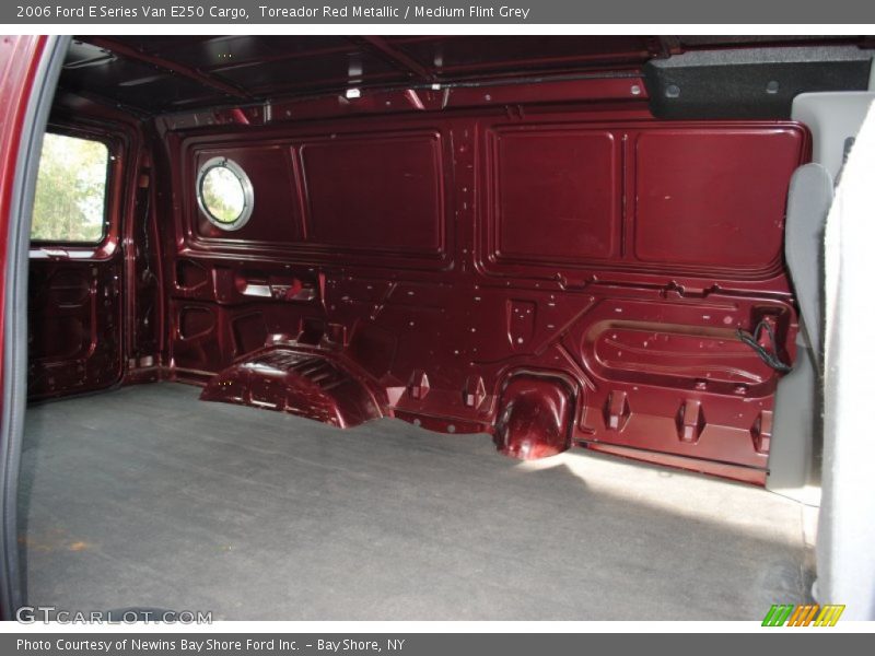 Toreador Red Metallic / Medium Flint Grey 2006 Ford E Series Van E250 Cargo
