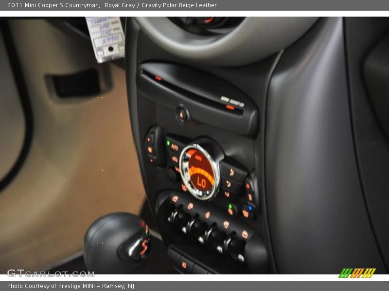 Royal Gray / Gravity Polar Beige Leather 2011 Mini Cooper S Countryman