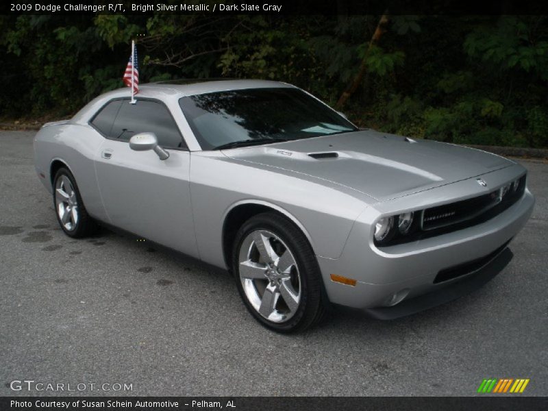 Front 3/4 View of 2009 Challenger R/T