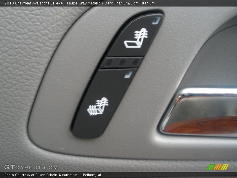 Taupe Gray Metallic / Dark Titanium/Light Titanium 2010 Chevrolet Avalanche LT 4x4