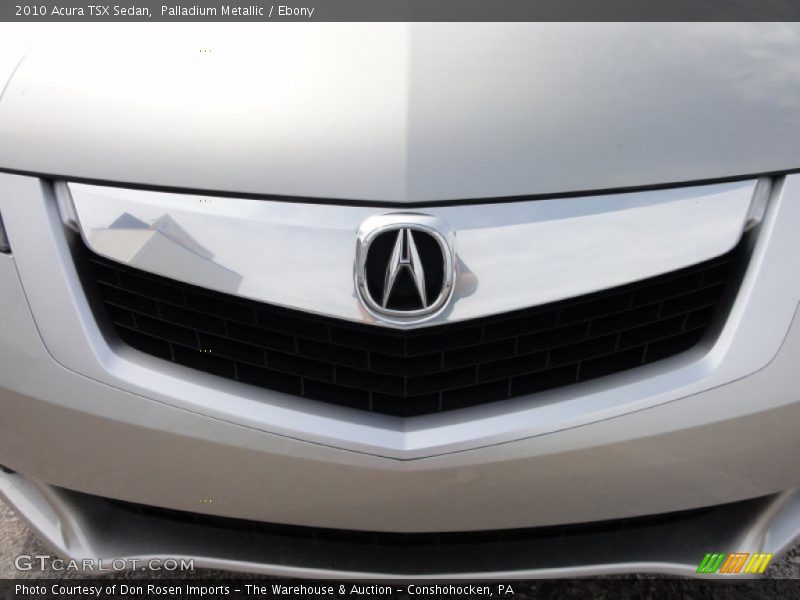  2010 TSX Sedan Logo