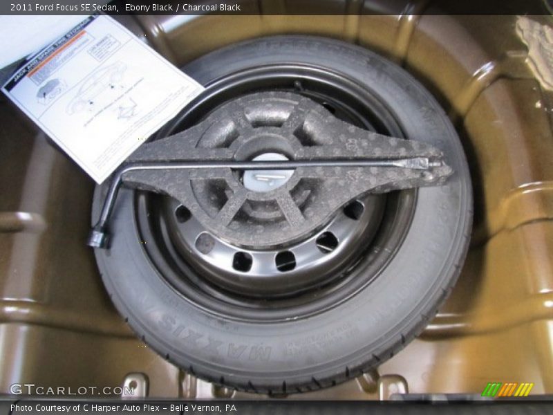 Ebony Black / Charcoal Black 2011 Ford Focus SE Sedan