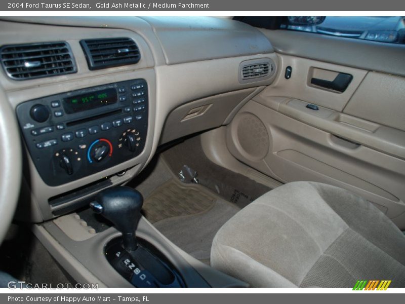 Gold Ash Metallic / Medium Parchment 2004 Ford Taurus SE Sedan