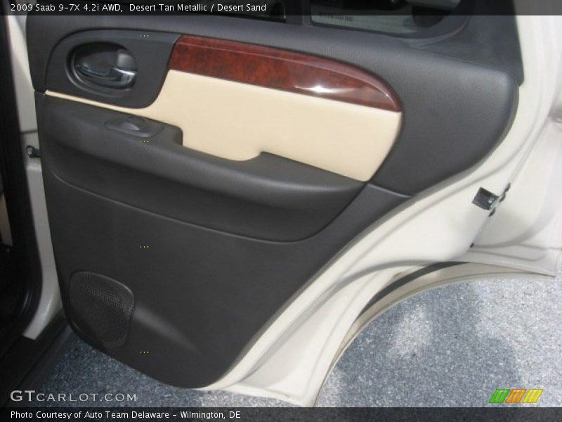 Door Panel of 2009 9-7X 4.2i AWD