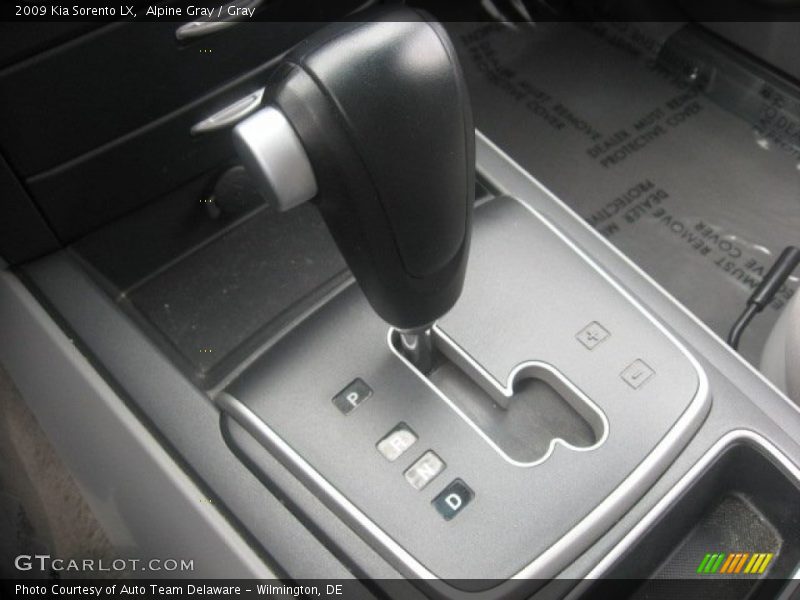 Alpine Gray / Gray 2009 Kia Sorento LX