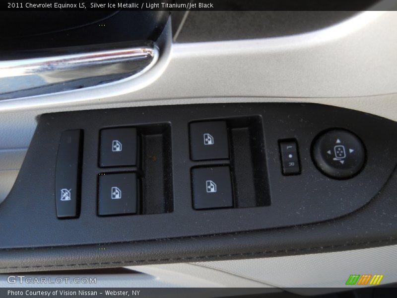 Silver Ice Metallic / Light Titanium/Jet Black 2011 Chevrolet Equinox LS