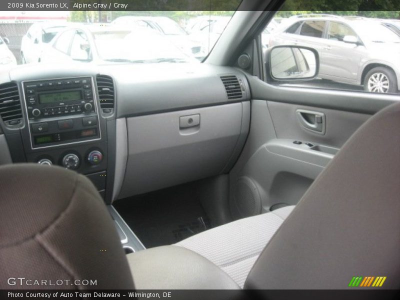Alpine Gray / Gray 2009 Kia Sorento LX