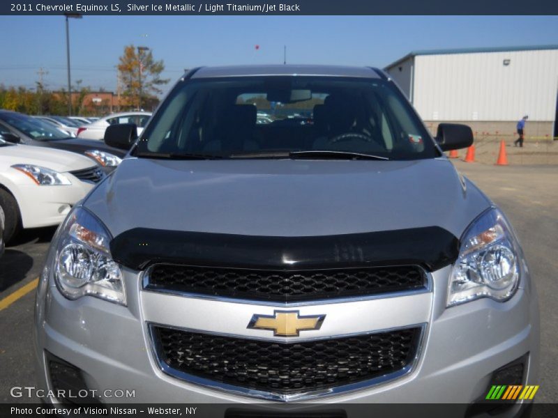 Silver Ice Metallic / Light Titanium/Jet Black 2011 Chevrolet Equinox LS