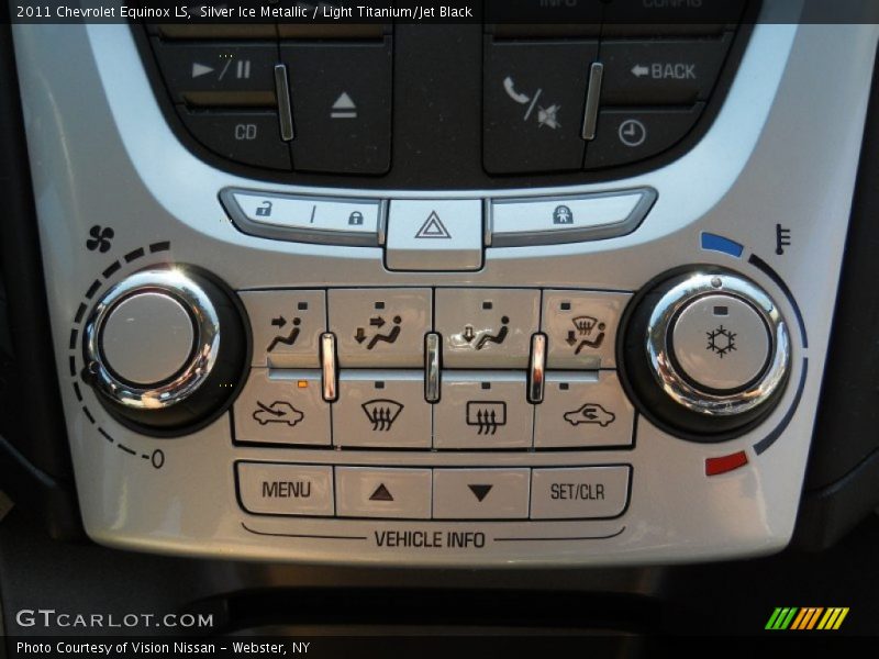 Silver Ice Metallic / Light Titanium/Jet Black 2011 Chevrolet Equinox LS