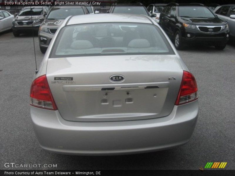 Bright Silver Metallic / Gray 2009 Kia Spectra EX Sedan