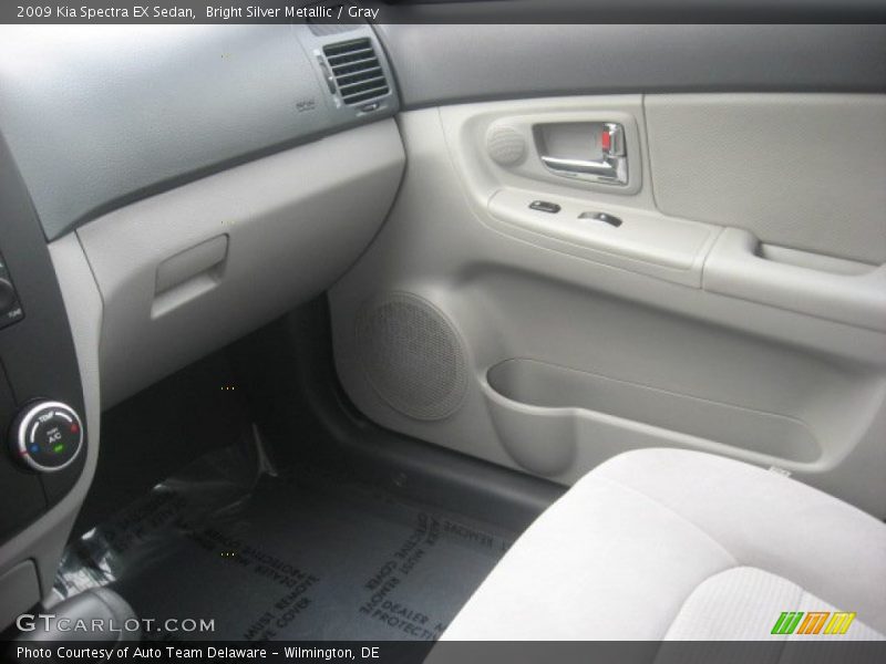Bright Silver Metallic / Gray 2009 Kia Spectra EX Sedan