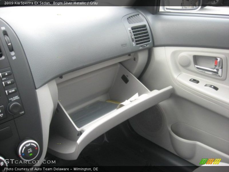 Bright Silver Metallic / Gray 2009 Kia Spectra EX Sedan