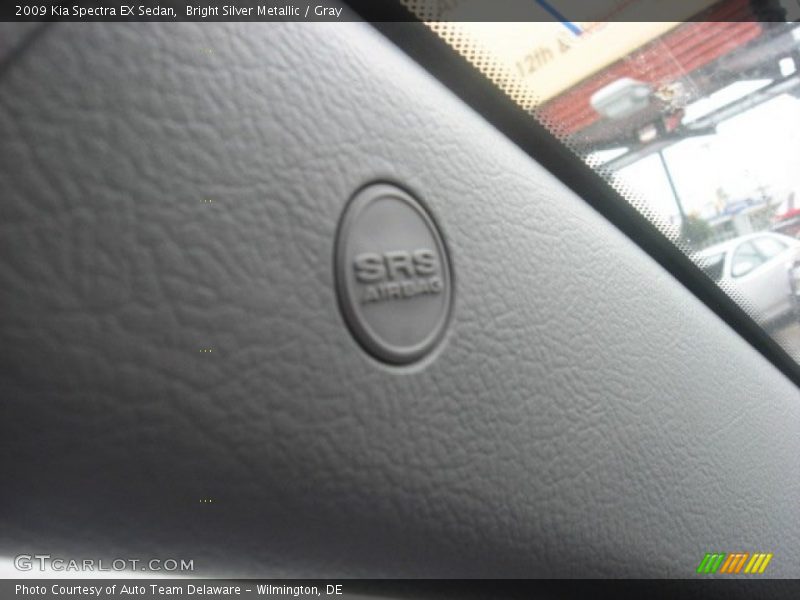Bright Silver Metallic / Gray 2009 Kia Spectra EX Sedan