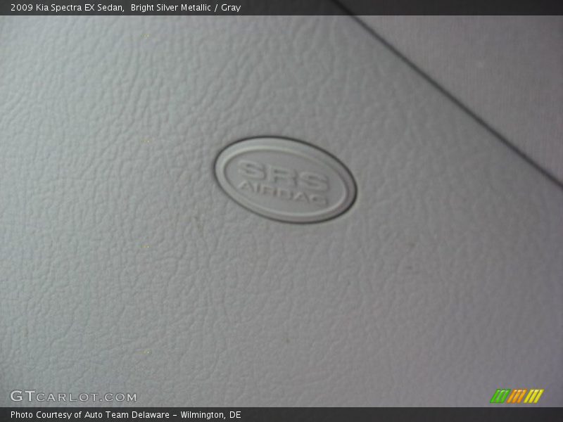 Bright Silver Metallic / Gray 2009 Kia Spectra EX Sedan