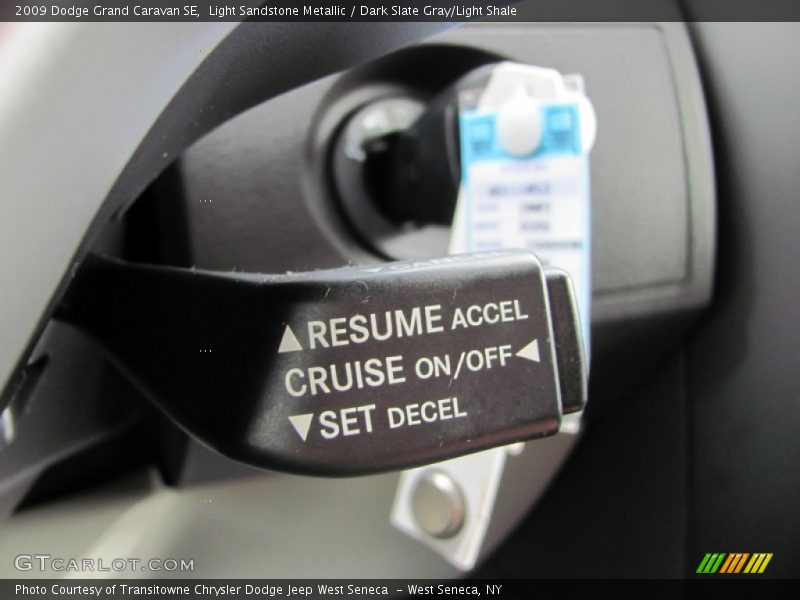 Light Sandstone Metallic / Dark Slate Gray/Light Shale 2009 Dodge Grand Caravan SE