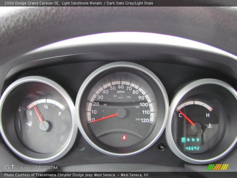 Light Sandstone Metallic / Dark Slate Gray/Light Shale 2009 Dodge Grand Caravan SE