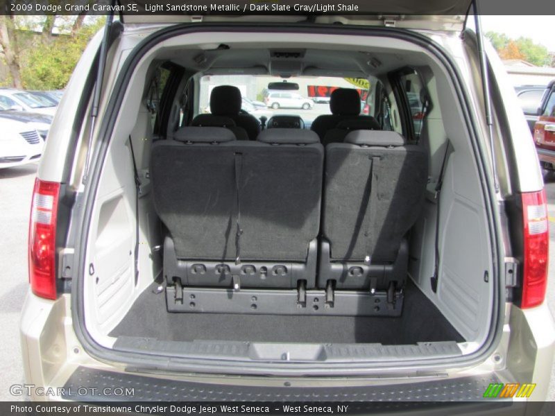 Light Sandstone Metallic / Dark Slate Gray/Light Shale 2009 Dodge Grand Caravan SE