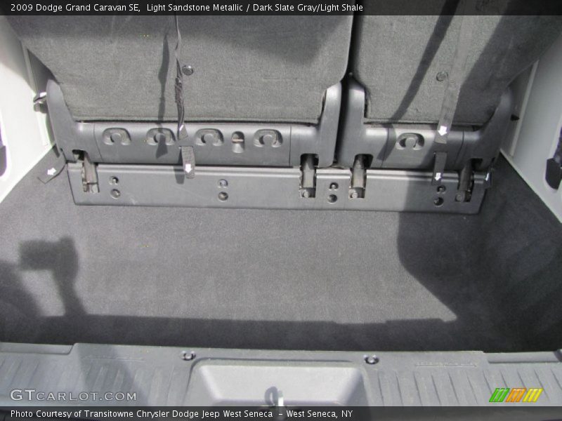 Light Sandstone Metallic / Dark Slate Gray/Light Shale 2009 Dodge Grand Caravan SE