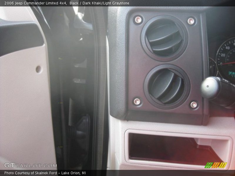 Black / Dark Khaki/Light Graystone 2006 Jeep Commander Limited 4x4