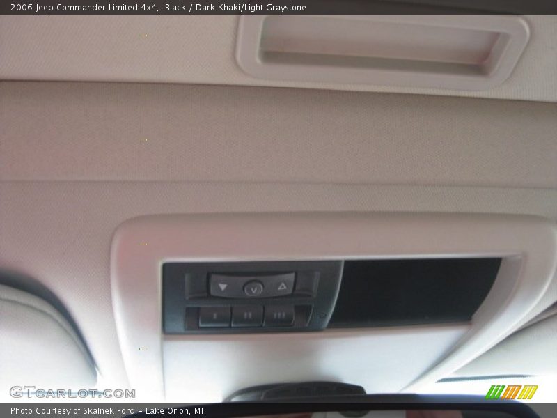 Black / Dark Khaki/Light Graystone 2006 Jeep Commander Limited 4x4