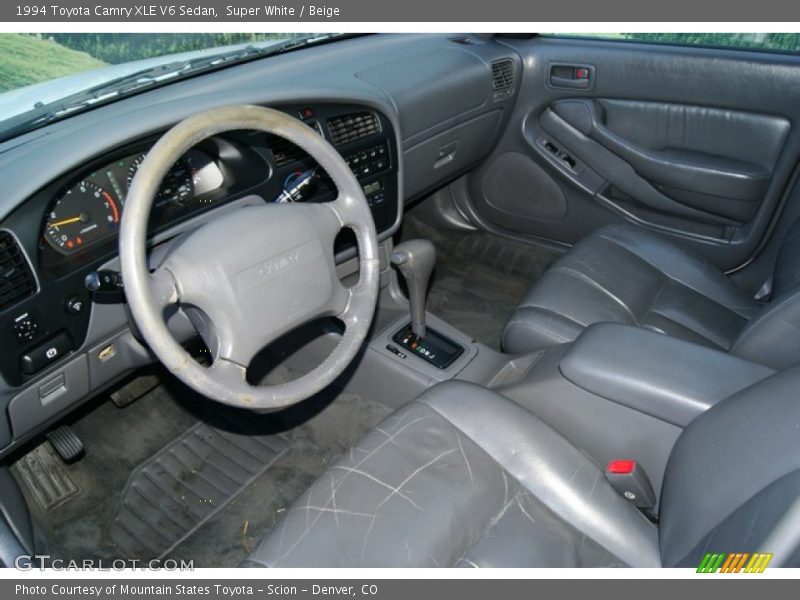 Super White / Beige 1994 Toyota Camry XLE V6 Sedan