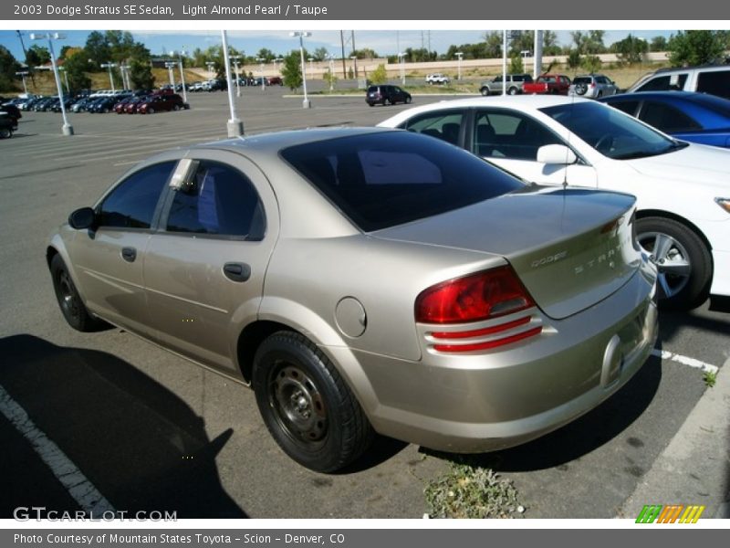 Light Almond Pearl / Taupe 2003 Dodge Stratus SE Sedan