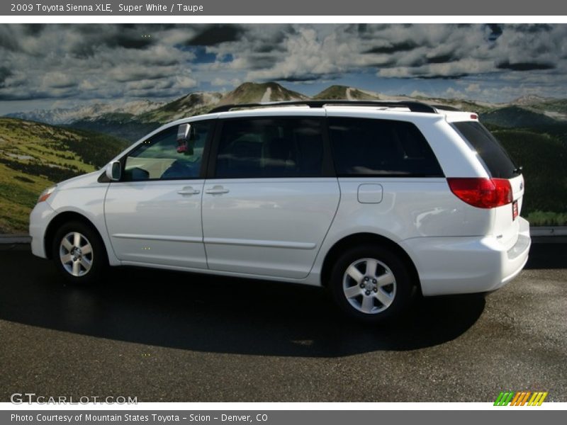 Super White / Taupe 2009 Toyota Sienna XLE