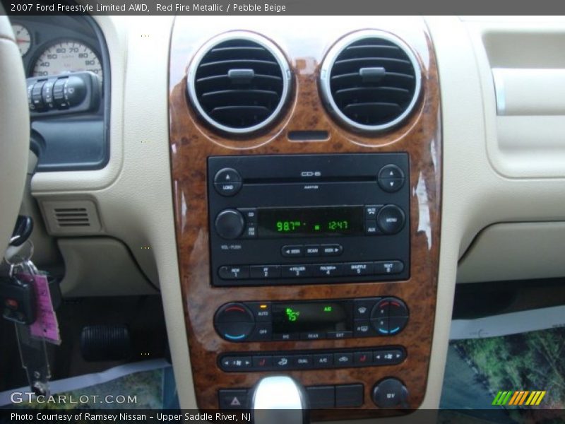 Controls of 2007 Freestyle Limited AWD