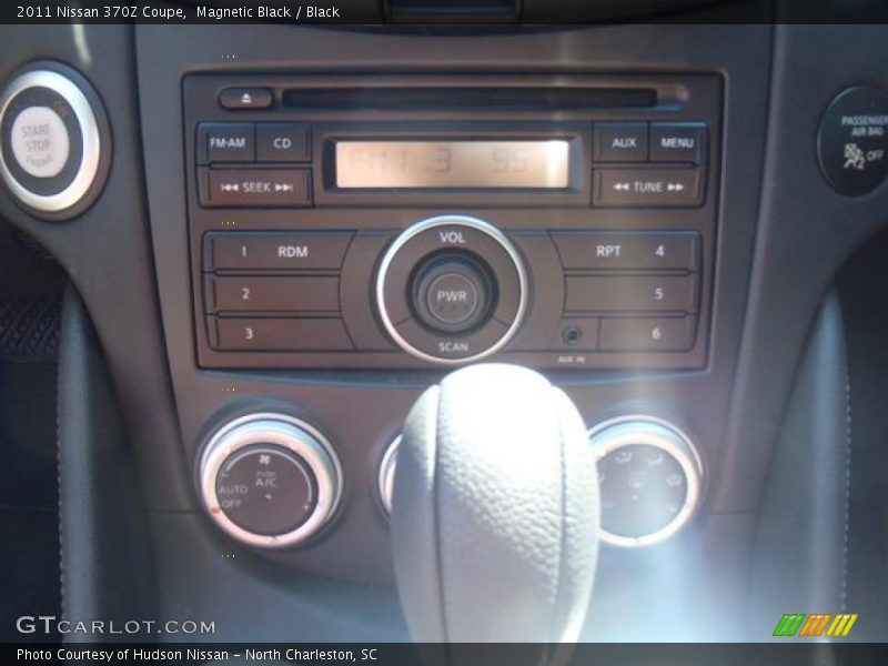 Magnetic Black / Black 2011 Nissan 370Z Coupe