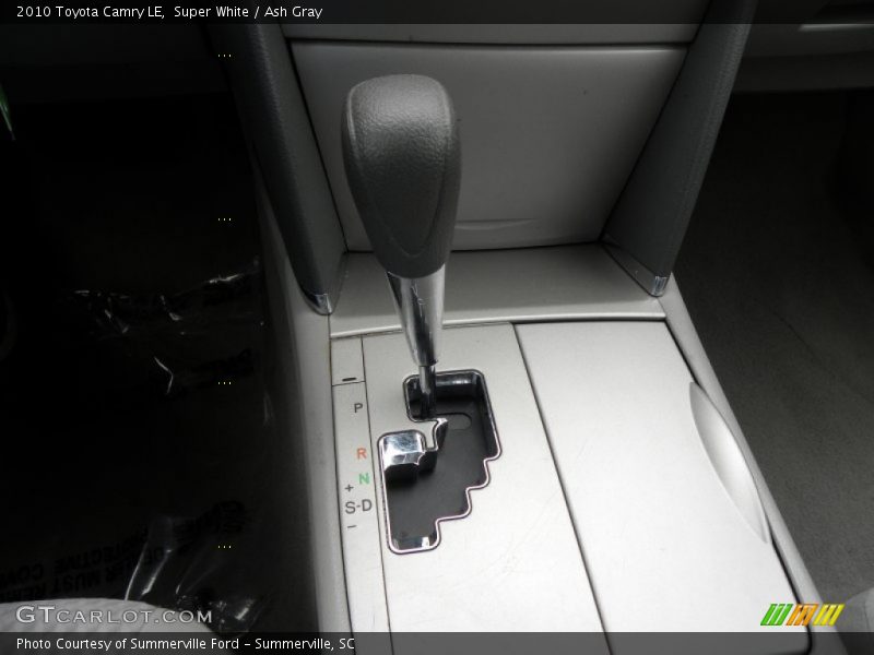 Super White / Ash Gray 2010 Toyota Camry LE