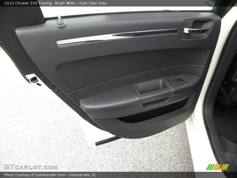 Bright White / Dark Slate Gray 2010 Chrysler 300 Touring