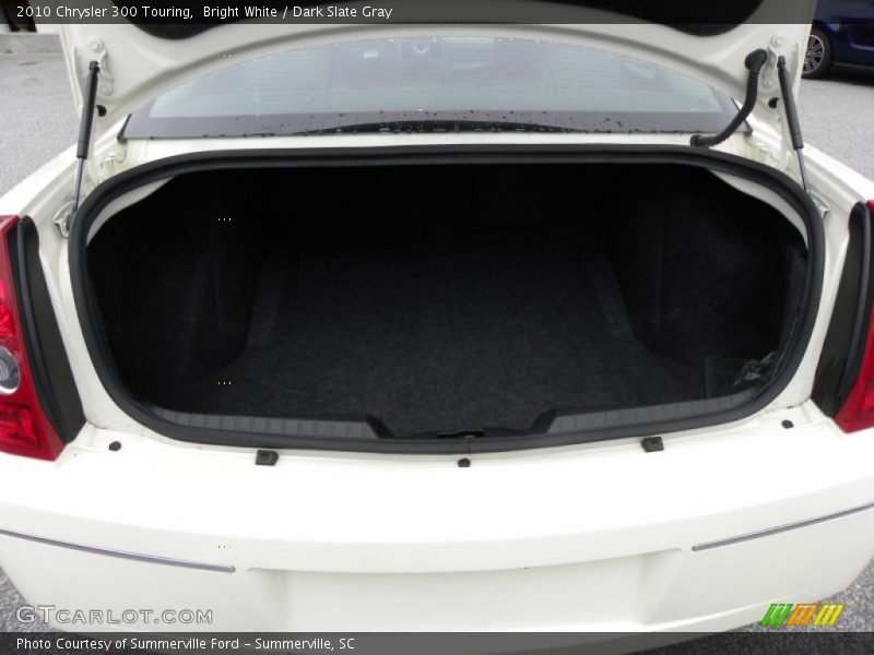 Bright White / Dark Slate Gray 2010 Chrysler 300 Touring