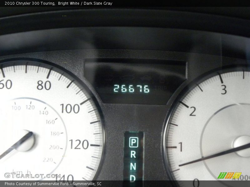 Bright White / Dark Slate Gray 2010 Chrysler 300 Touring