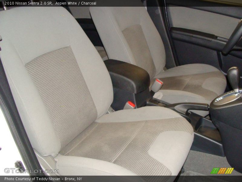 Aspen White / Charcoal 2010 Nissan Sentra 2.0 SR