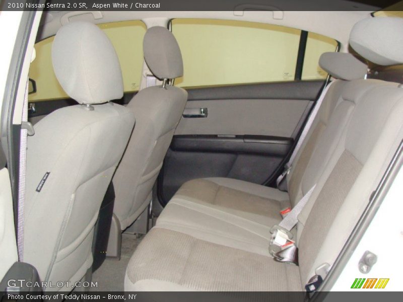Aspen White / Charcoal 2010 Nissan Sentra 2.0 SR
