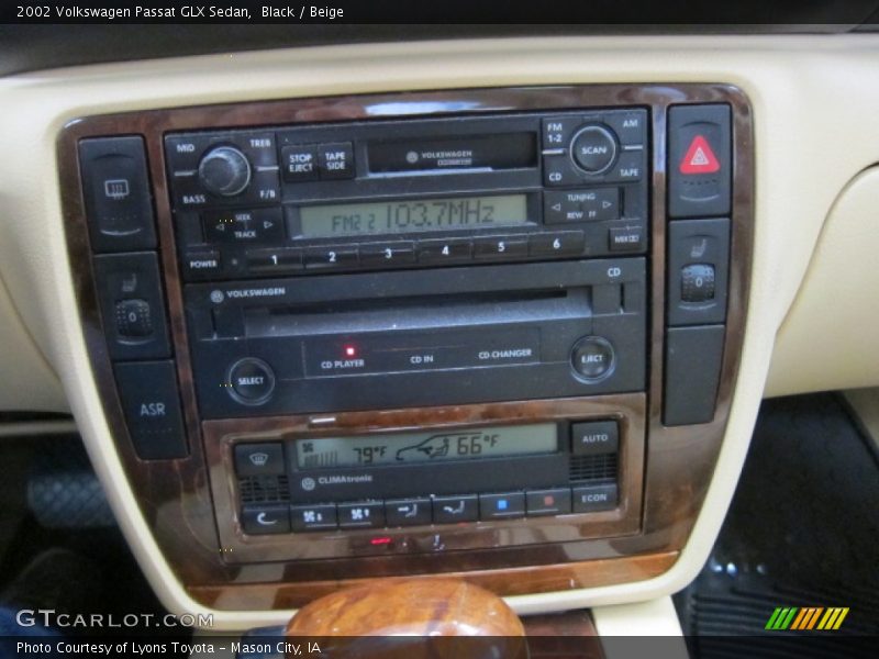 Black / Beige 2002 Volkswagen Passat GLX Sedan